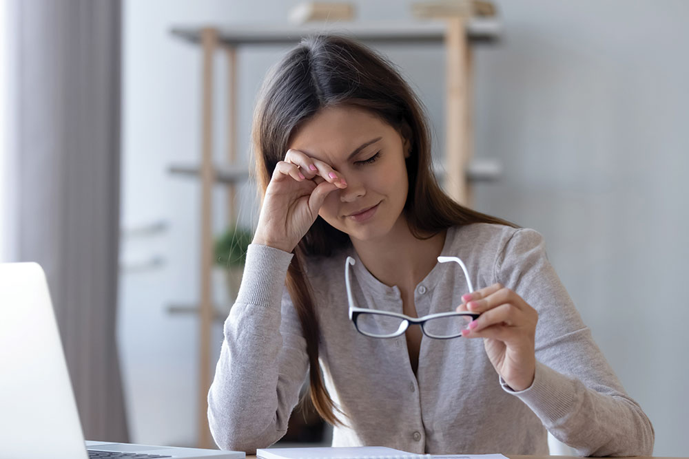 dry eye pain
